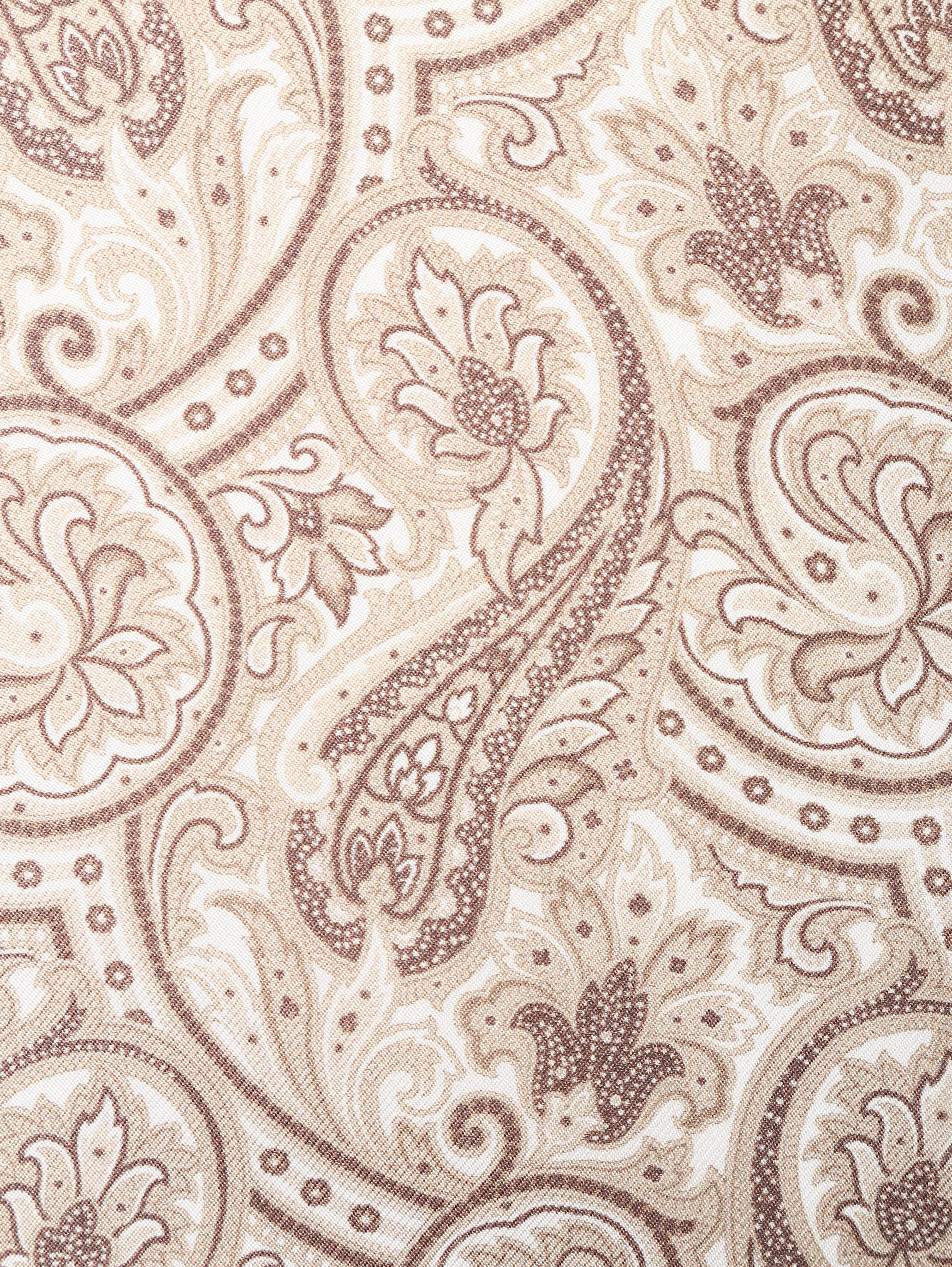 Карманный платок из шелка с узором - Деталь