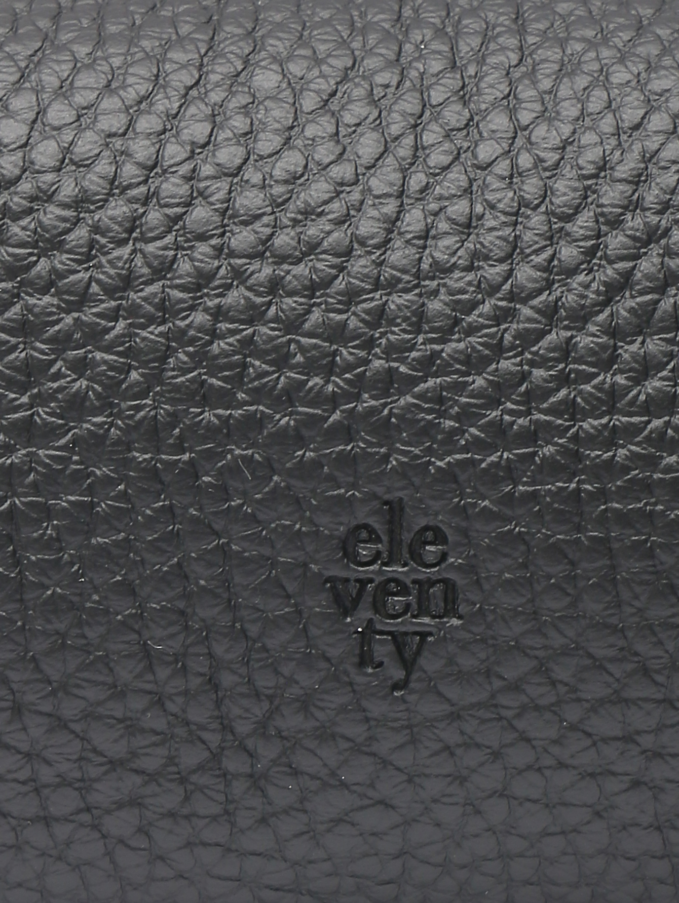 Косметичка из кожи на молнии  - Деталь