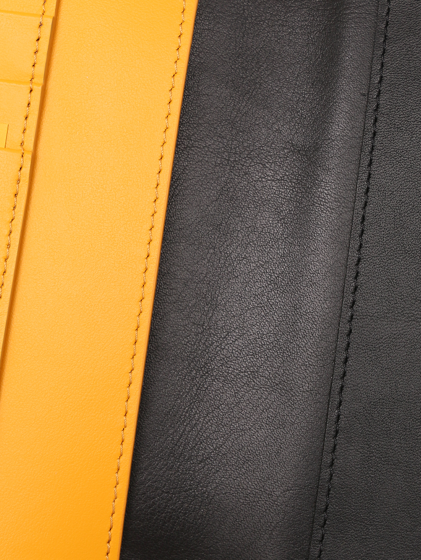 Обложка для паспорта из гладкой кожи - Деталь1