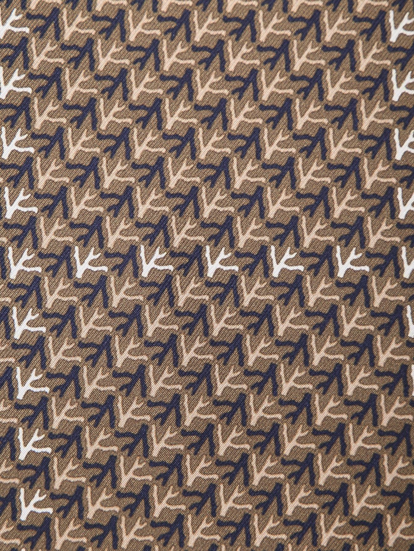 Платок из шелка с узором - Деталь