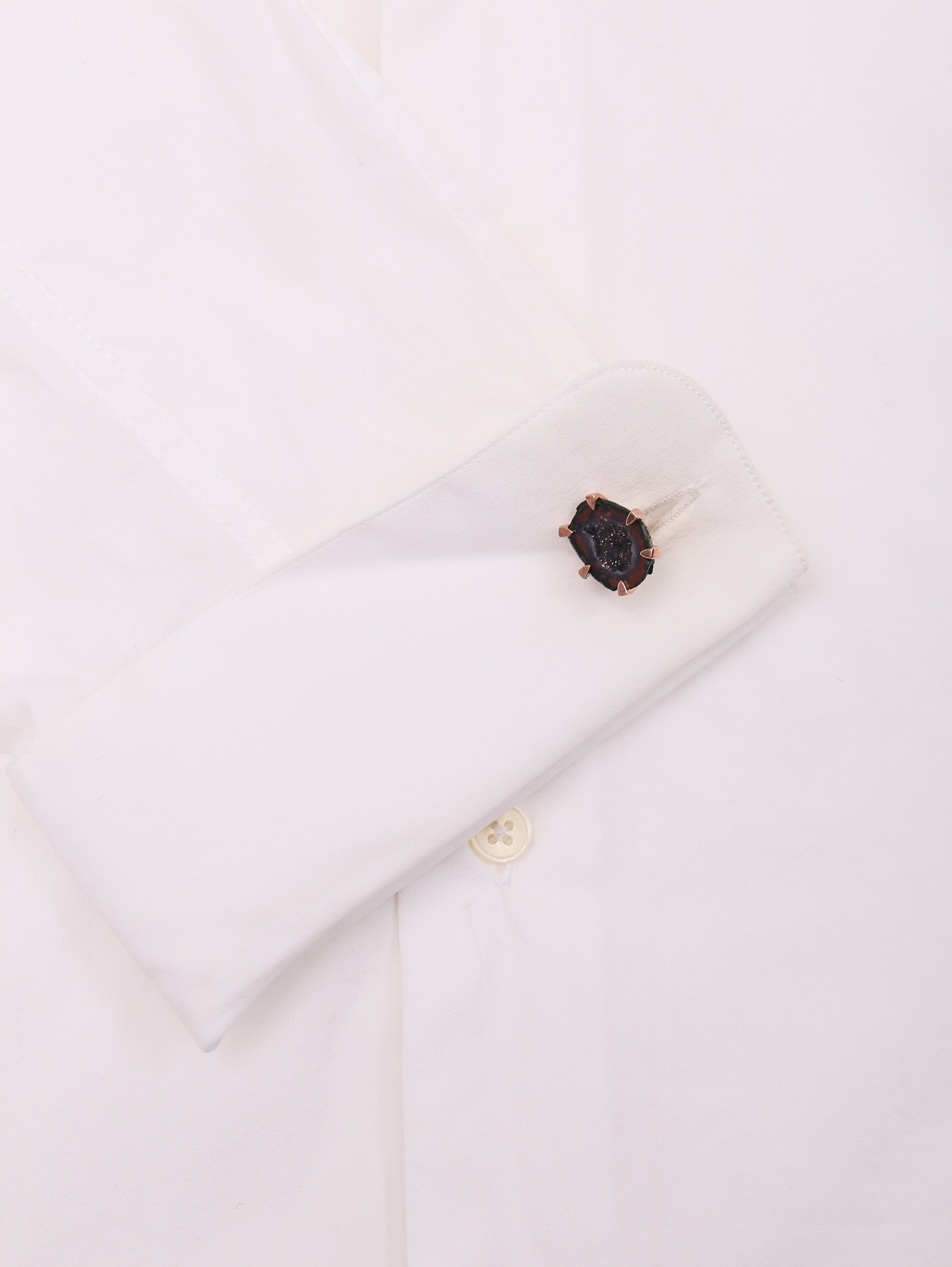 Запонки из серебра инкрустированные кварцем - Деталь