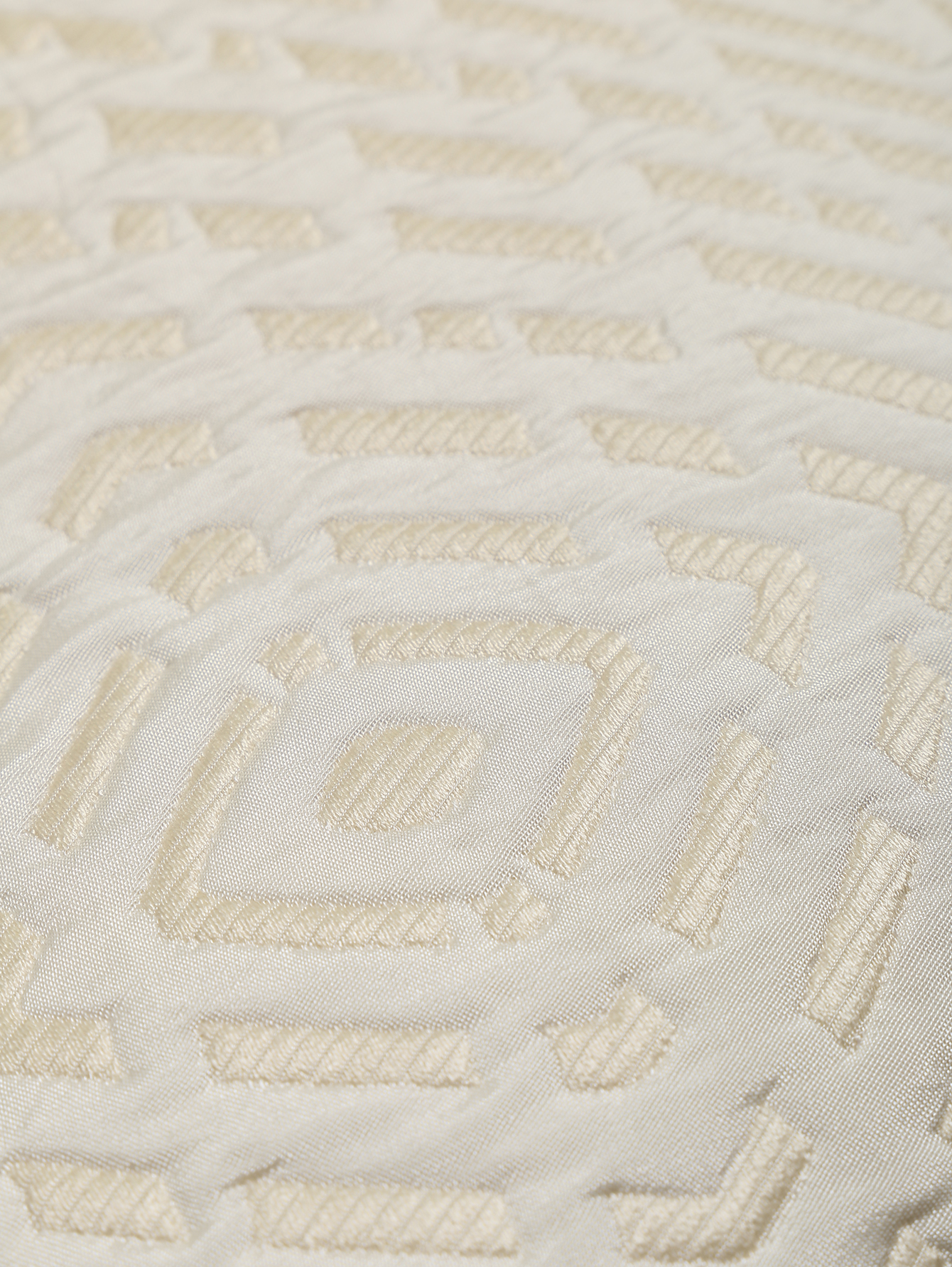 Наволочка из фактурной ткани с узором - Деталь1