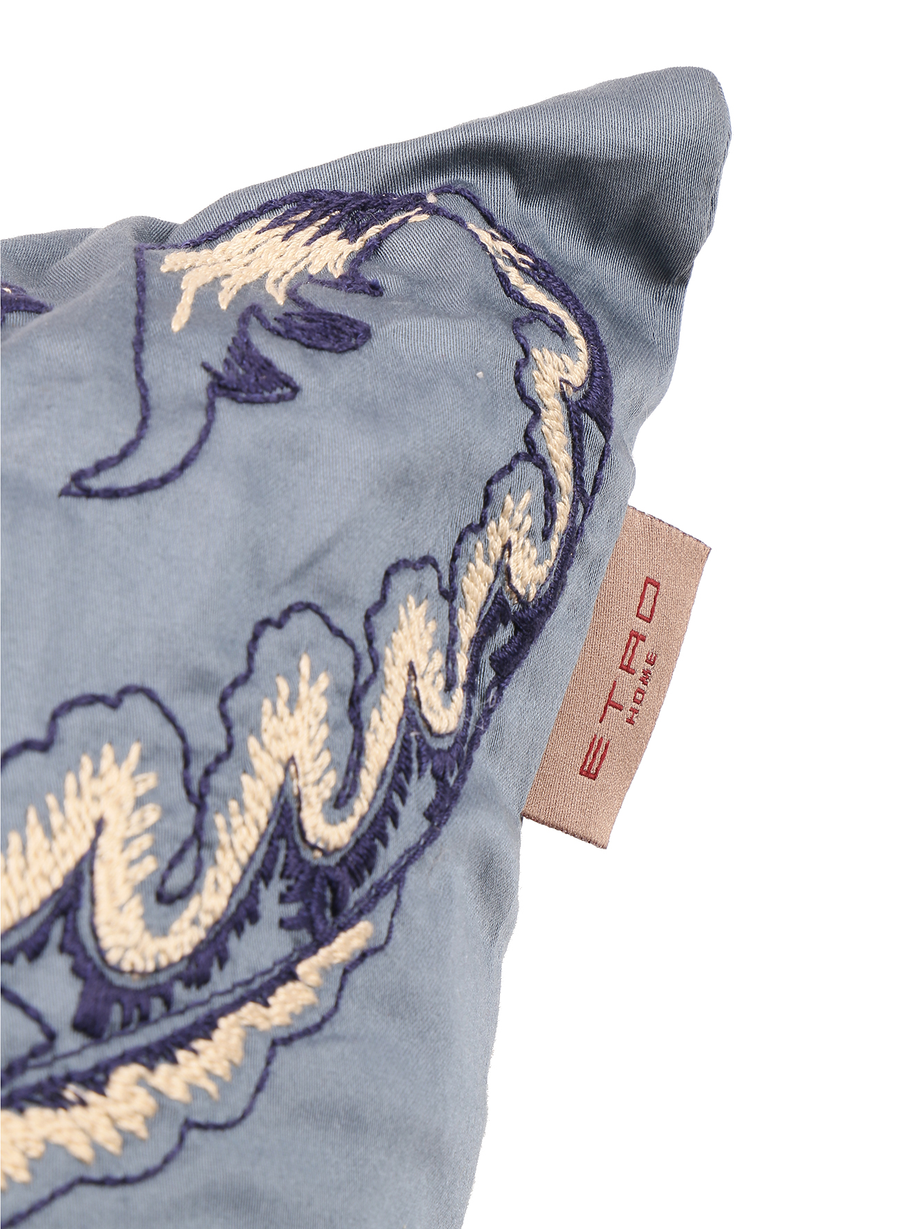 Декоративная подушка с вышивкой - Деталь