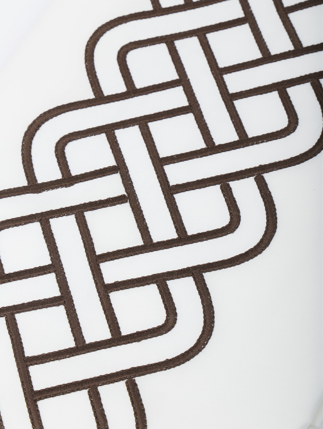 Наволочка из хлопка с вышивкой 65х65 см - Деталь