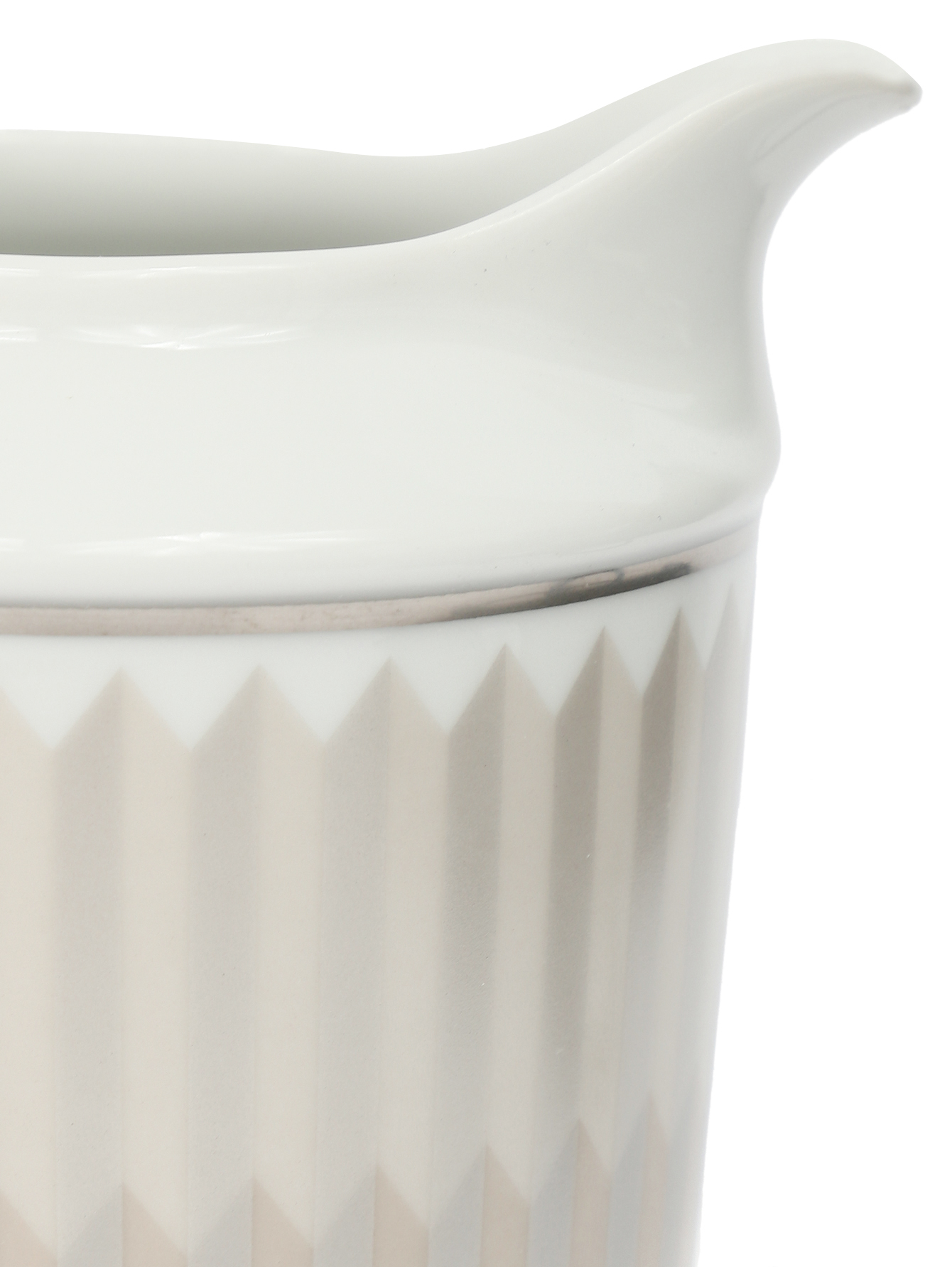 Сливочник из фарфора с геометрическим узором  - Деталь