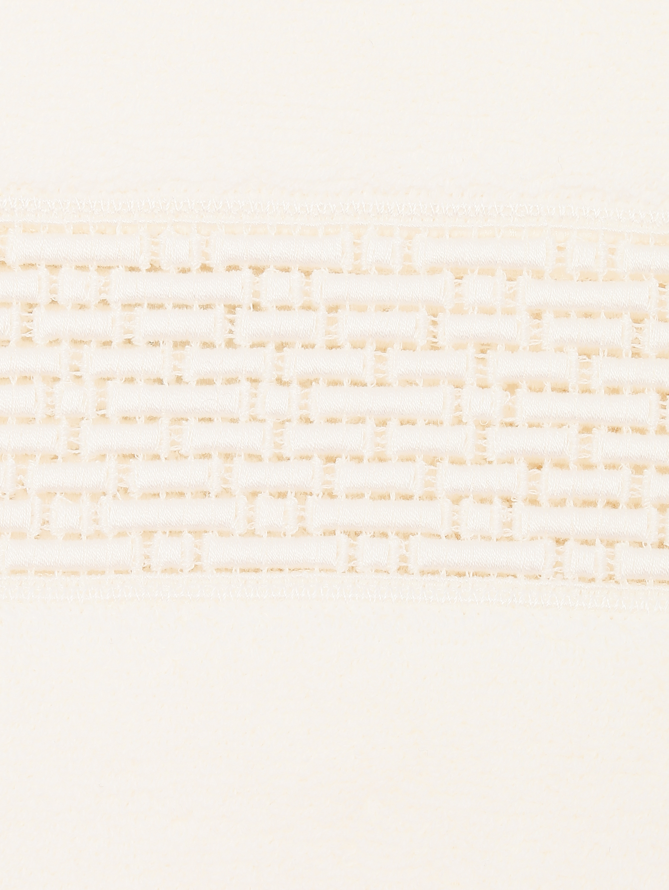 Махровое полотенце с вышивкой  - Деталь