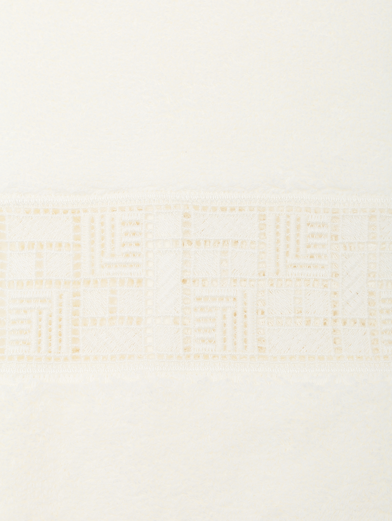 Махровое полотенце с вышивкой - Деталь