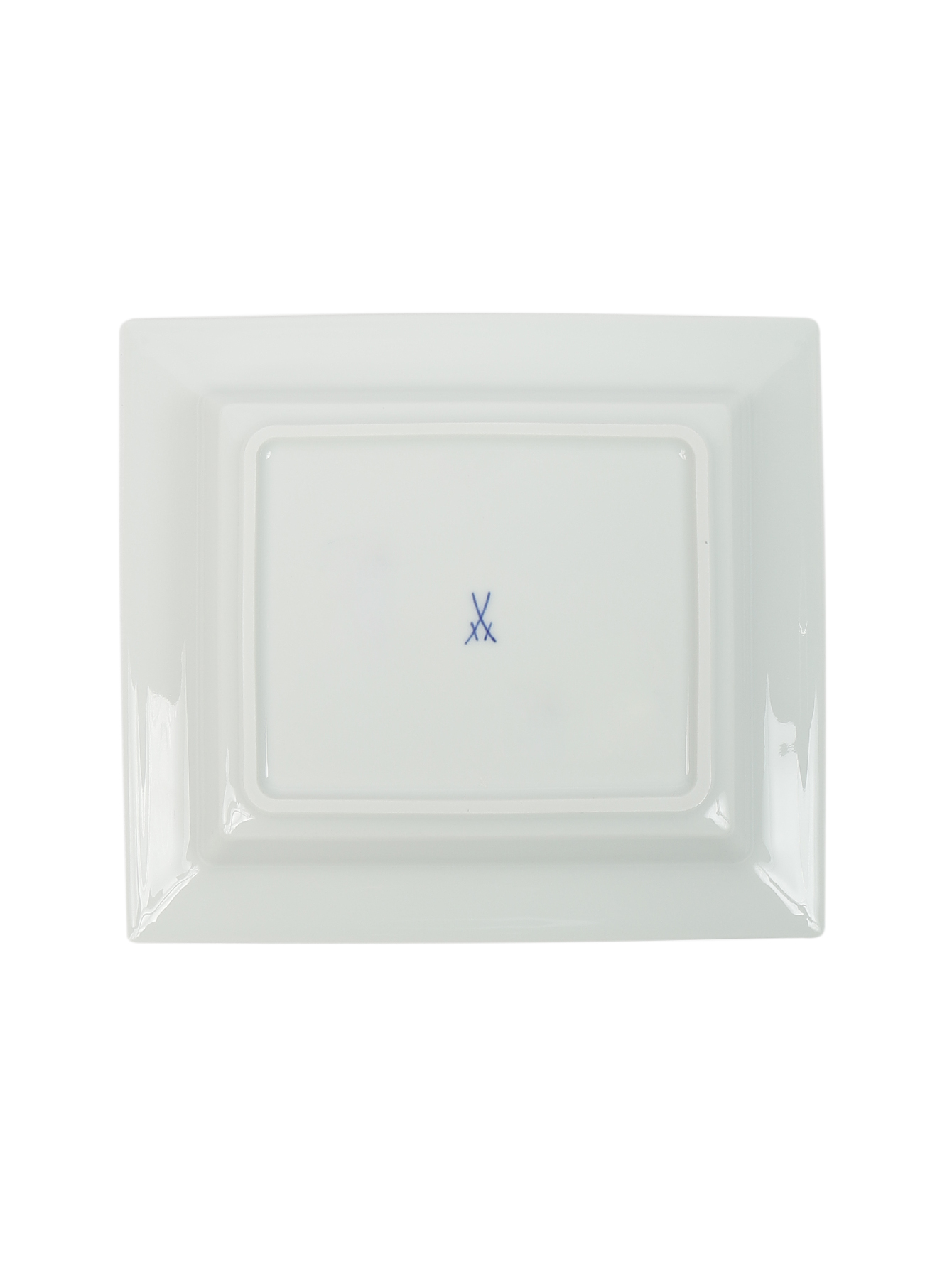 Поднос из фарфора 21х18.5 см - Обтравка2