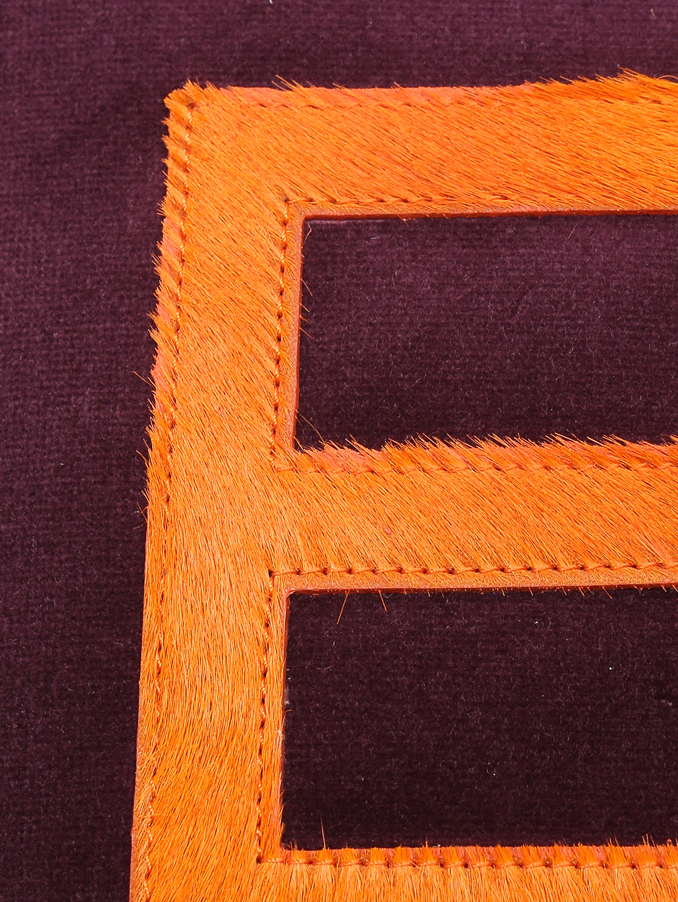 Подушка из бархата с аппликацией - Деталь