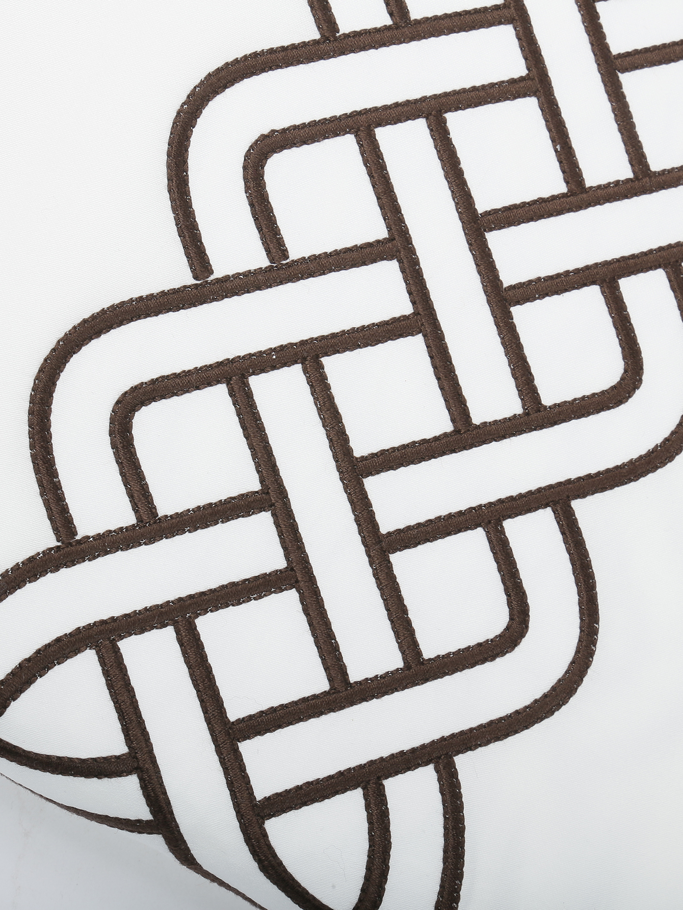 Пододеяльник из хопка с вышивкой - Деталь