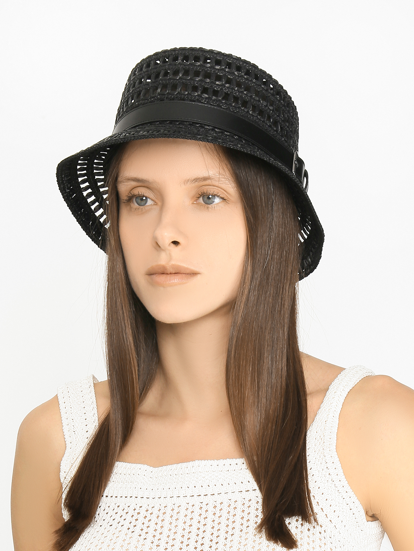 Купить женские шапки с помпоном в интернет-магазине по доступной цене
