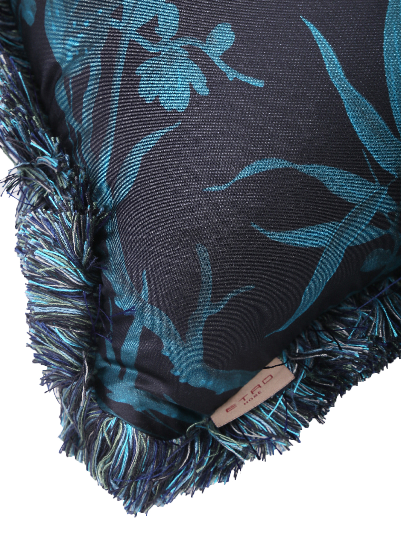 Подушка из бархата с вышивкой и бахромой  - Деталь