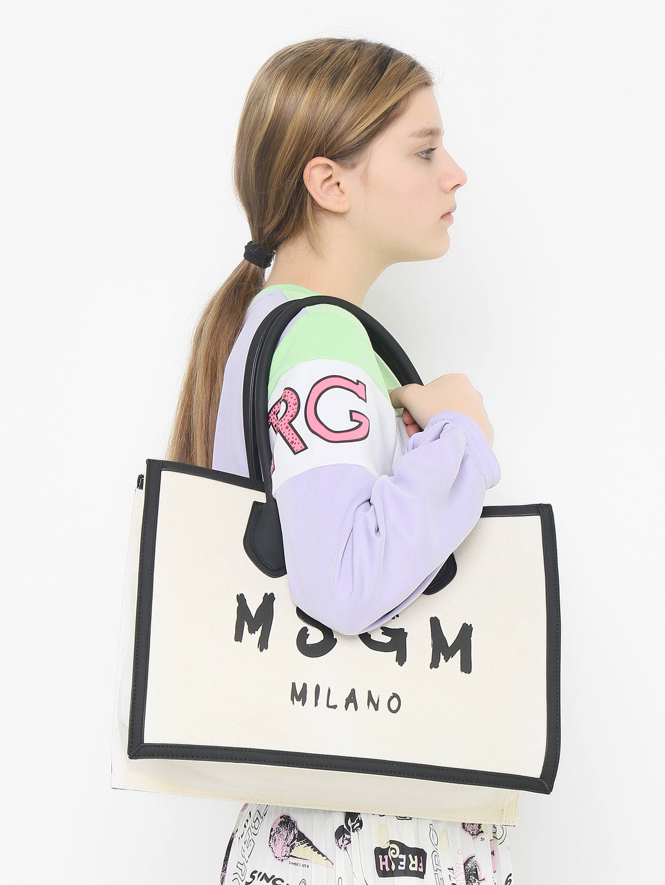 Сумка с принтом из текстиля MSGM бежевая (681554) купить по цене 18 690  руб. в интернет-магазине ГУМ